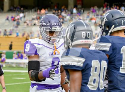 Thumbnail 2 in Lone Star vs. Lufkin (UIL 5A D1 Area) photogallery.