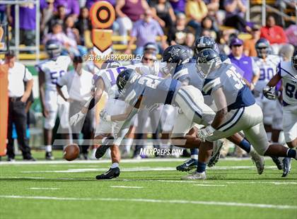 Thumbnail 1 in Lone Star vs. Lufkin (UIL 5A D1 Area) photogallery.