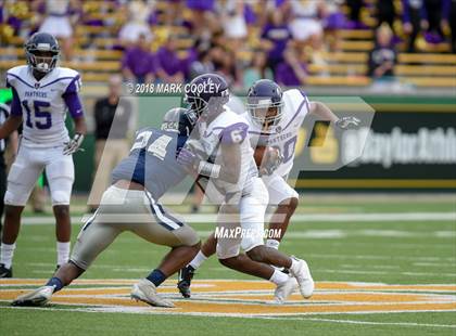 Thumbnail 3 in Lone Star vs. Lufkin (UIL 5A D1 Area) photogallery.