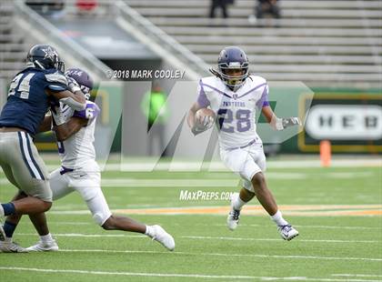 Thumbnail 3 in Lone Star vs. Lufkin (UIL 5A D1 Area) photogallery.