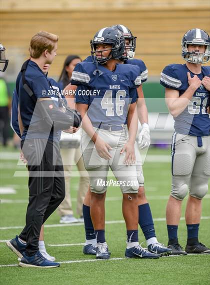 Thumbnail 2 in Lone Star vs. Lufkin (UIL 5A D1 Area) photogallery.