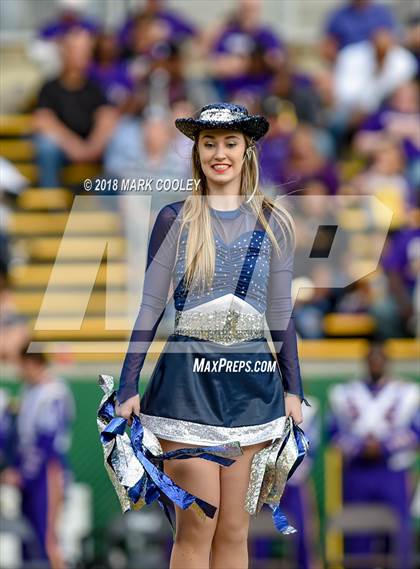 Thumbnail 3 in Lone Star vs. Lufkin (UIL 5A D1 Area) photogallery.