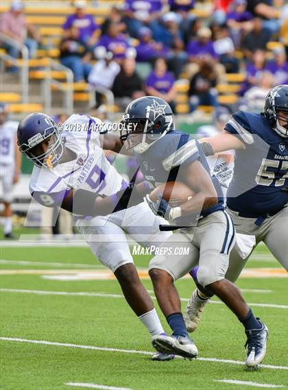 Thumbnail 2 in Lone Star vs. Lufkin (UIL 5A D1 Area) photogallery.