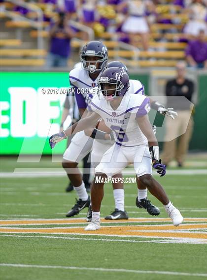 Thumbnail 2 in Lone Star vs. Lufkin (UIL 5A D1 Area) photogallery.