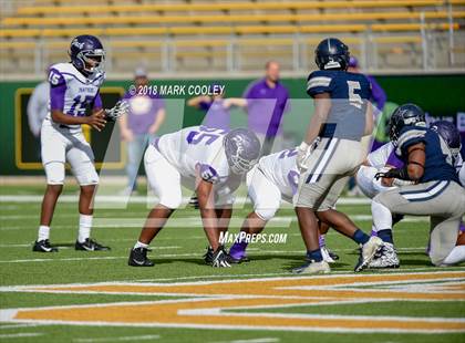 Thumbnail 3 in Lone Star vs. Lufkin (UIL 5A D1 Area) photogallery.