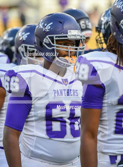 Thumbnail 1 in Lone Star vs. Lufkin (UIL 5A D1 Area) photogallery.