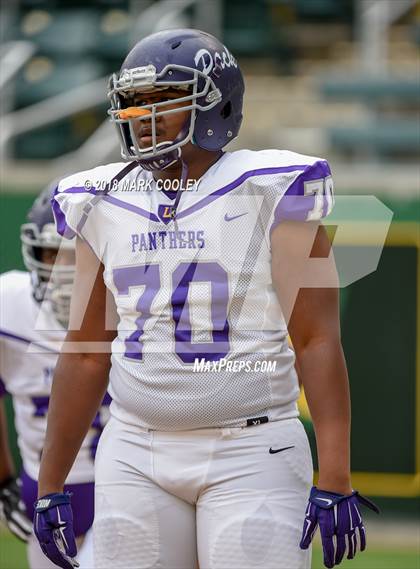 Thumbnail 3 in Lone Star vs. Lufkin (UIL 5A D1 Area) photogallery.
