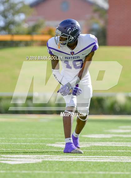 Thumbnail 2 in Lone Star vs. Lufkin (UIL 5A D1 Area) photogallery.