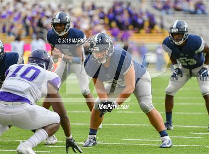 Thumbnail 2 in Lone Star vs. Lufkin (UIL 5A D1 Area) photogallery.