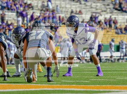 Thumbnail 3 in Lone Star vs. Lufkin (UIL 5A D1 Area) photogallery.
