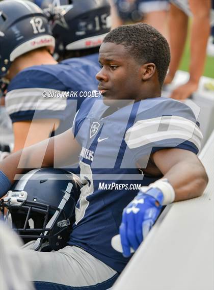 Thumbnail 2 in Lone Star vs. Lufkin (UIL 5A D1 Area) photogallery.
