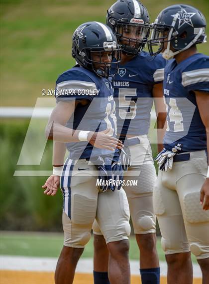 Thumbnail 3 in Lone Star vs. Lufkin (UIL 5A D1 Area) photogallery.