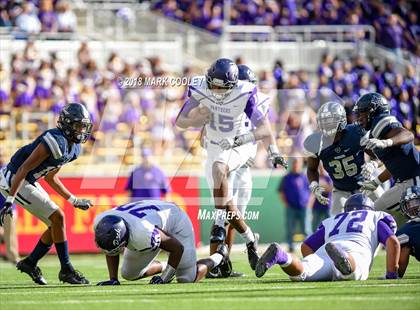 Thumbnail 1 in Lone Star vs. Lufkin (UIL 5A D1 Area) photogallery.