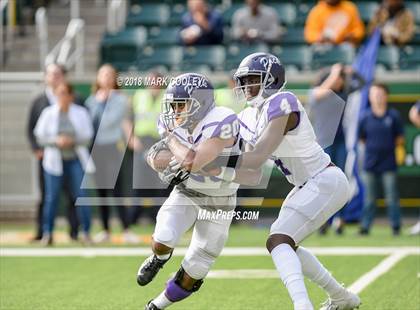 Thumbnail 2 in Lone Star vs. Lufkin (UIL 5A D1 Area) photogallery.