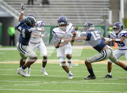 Thumbnail 2 in Lone Star vs. Lufkin (UIL 5A D1 Area) photogallery.