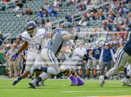 Thumbnail 2 in Lone Star vs. Lufkin (UIL 5A D1 Area) photogallery.