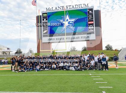 Thumbnail 3 in Lone Star vs. Lufkin (UIL 5A D1 Area) photogallery.