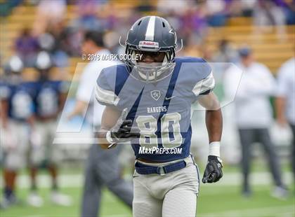 Thumbnail 3 in Lone Star vs. Lufkin (UIL 5A D1 Area) photogallery.