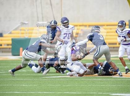 Thumbnail 2 in Lone Star vs. Lufkin (UIL 5A D1 Area) photogallery.