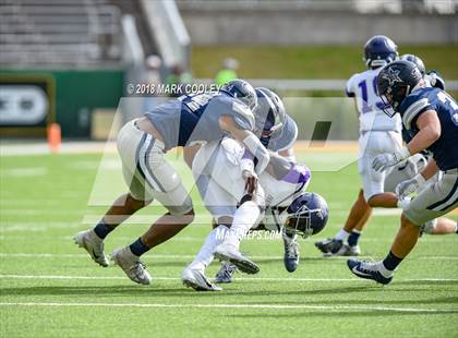 Thumbnail 3 in Lone Star vs. Lufkin (UIL 5A D1 Area) photogallery.