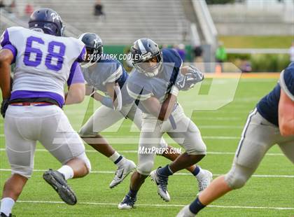 Thumbnail 3 in Lone Star vs. Lufkin (UIL 5A D1 Area) photogallery.