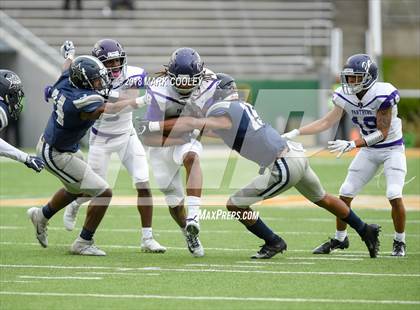 Thumbnail 3 in Lone Star vs. Lufkin (UIL 5A D1 Area) photogallery.