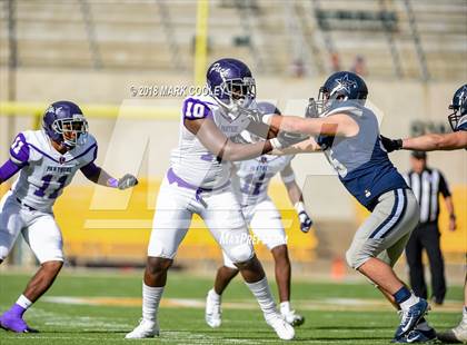 Thumbnail 2 in Lone Star vs. Lufkin (UIL 5A D1 Area) photogallery.