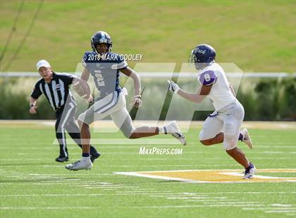 Thumbnail 3 in Lone Star vs. Lufkin (UIL 5A D1 Area) photogallery.