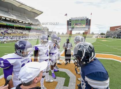 Thumbnail 2 in Lone Star vs. Lufkin (UIL 5A D1 Area) photogallery.
