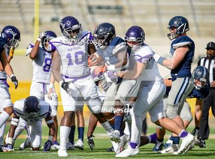 Thumbnail 2 in Lone Star vs. Lufkin (UIL 5A D1 Area) photogallery.