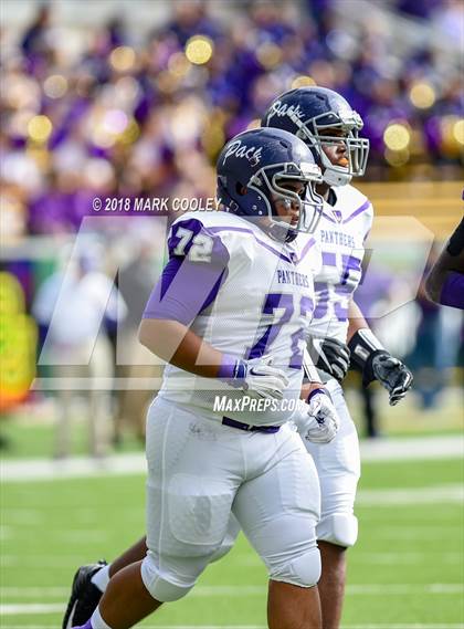 Thumbnail 1 in Lone Star vs. Lufkin (UIL 5A D1 Area) photogallery.