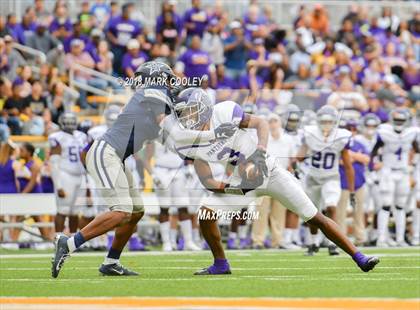 Thumbnail 2 in Lone Star vs. Lufkin (UIL 5A D1 Area) photogallery.