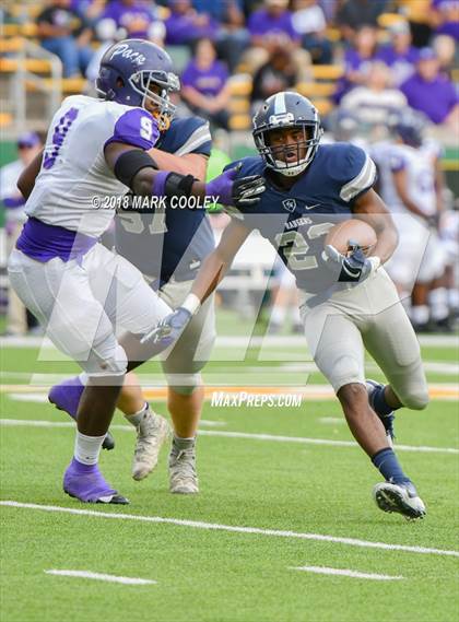 Thumbnail 2 in Lone Star vs. Lufkin (UIL 5A D1 Area) photogallery.