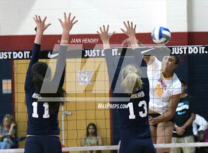 Thumbnail 2 in Cathedral Catholic vs. Shadow Ridge (Durango Fall Classic) photogallery.