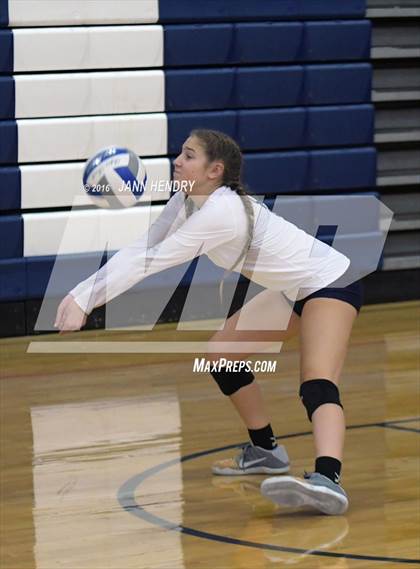 Thumbnail 2 in Cathedral Catholic vs. Shadow Ridge (Durango Fall Classic) photogallery.