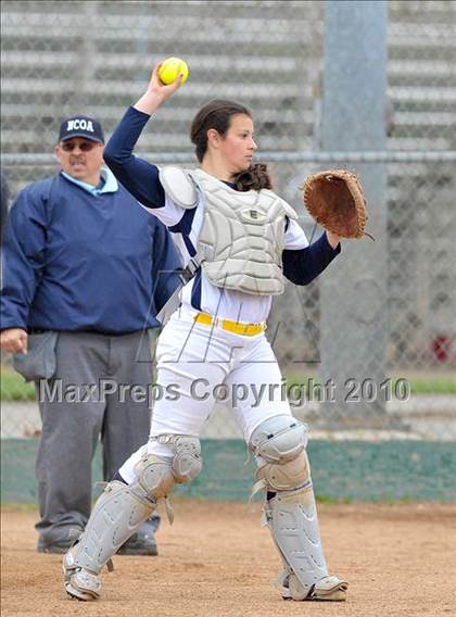 Thumbnail 1 in Alhambra vs. Casa Roble (Victory Pre-Season Tournament) photogallery.