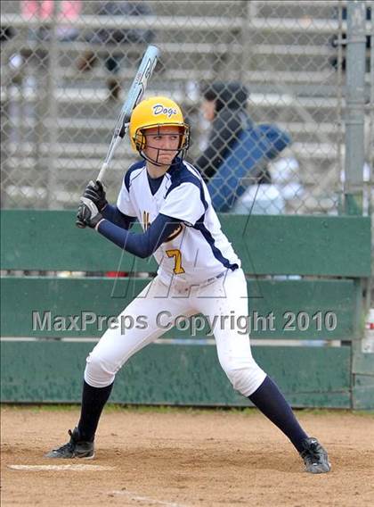 Thumbnail 2 in Alhambra vs. Casa Roble (Victory Pre-Season Tournament) photogallery.