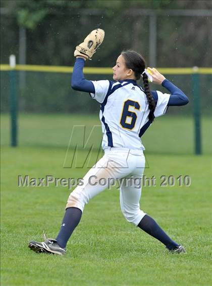 Thumbnail 2 in Alhambra vs. Casa Roble (Victory Pre-Season Tournament) photogallery.