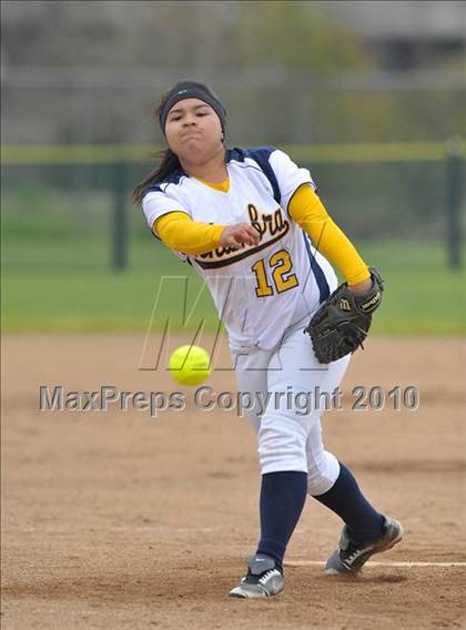 Thumbnail 3 in Alhambra vs. Casa Roble (Victory Pre-Season Tournament) photogallery.