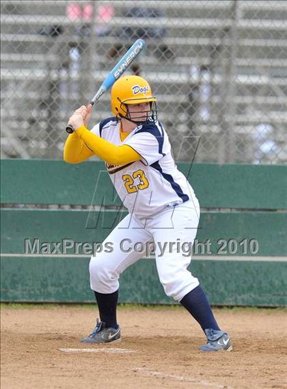 Thumbnail 2 in Alhambra vs. Casa Roble (Victory Pre-Season Tournament) photogallery.
