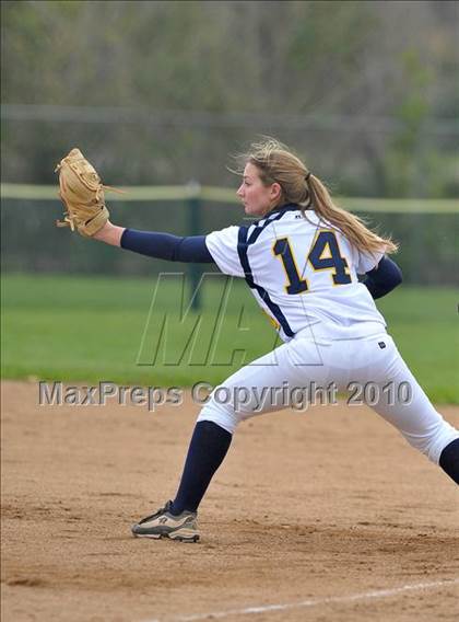 Thumbnail 2 in Alhambra vs. Casa Roble (Victory Pre-Season Tournament) photogallery.