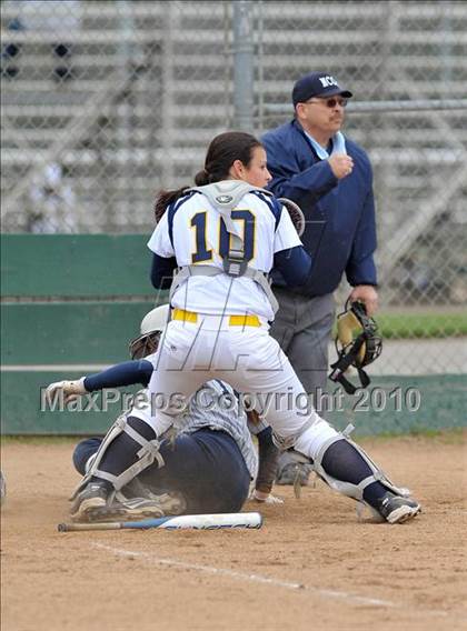 Thumbnail 1 in Alhambra vs. Casa Roble (Victory Pre-Season Tournament) photogallery.