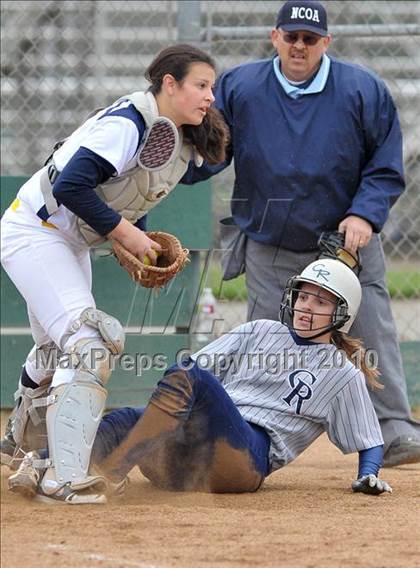 Thumbnail 3 in Alhambra vs. Casa Roble (Victory Pre-Season Tournament) photogallery.
