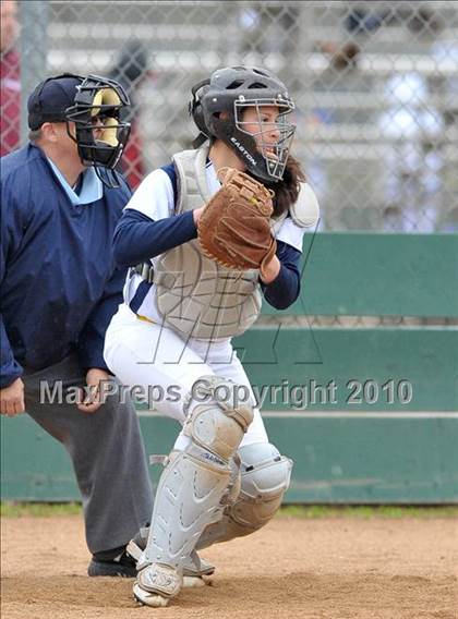 Thumbnail 3 in Alhambra vs. Casa Roble (Victory Pre-Season Tournament) photogallery.