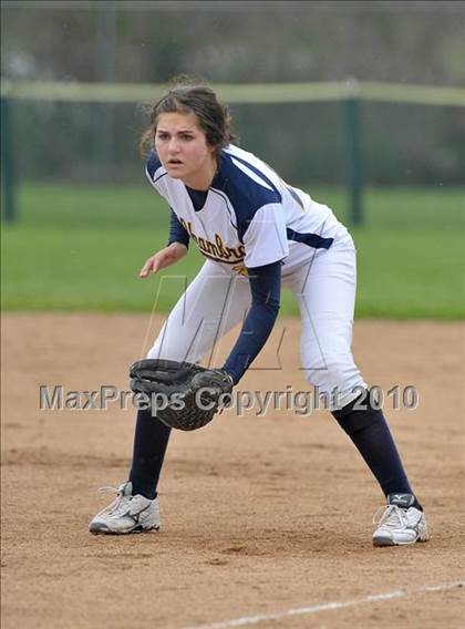 Thumbnail 2 in Alhambra vs. Casa Roble (Victory Pre-Season Tournament) photogallery.