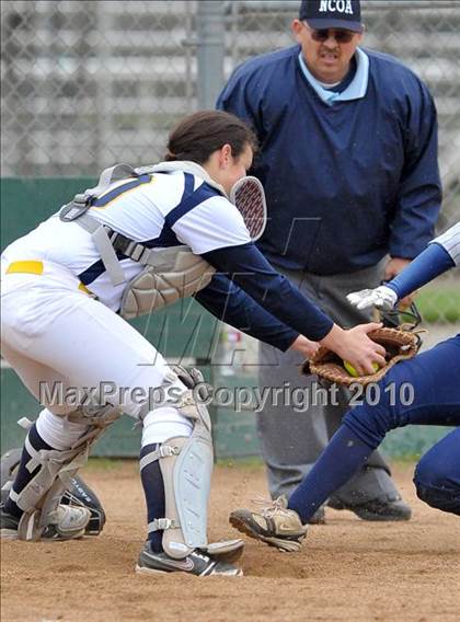Thumbnail 3 in Alhambra vs. Casa Roble (Victory Pre-Season Tournament) photogallery.