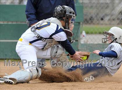 Thumbnail 2 in Alhambra vs. Casa Roble (Victory Pre-Season Tournament) photogallery.