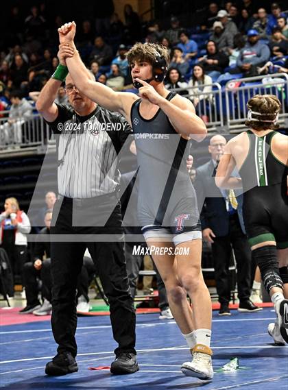 Thumbnail 3 in UIL 5A/6A State Championships photogallery.