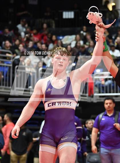 Thumbnail 2 in UIL 5A/6A State Championships photogallery.