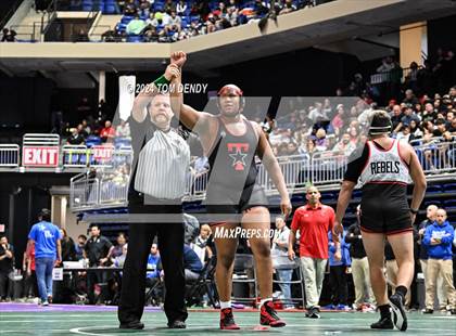 Thumbnail 1 in UIL 5A/6A State Championships photogallery.